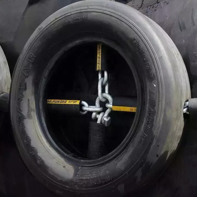 ISO17357 Yokohama Marine Fenders With Aircraft Tires für Überziehschutzanlagen-Operationen