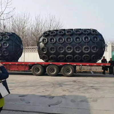 ISO17357 Yokohama Marine Fenders With Aircraft Tires für Überziehschutzanlagen-Operationen