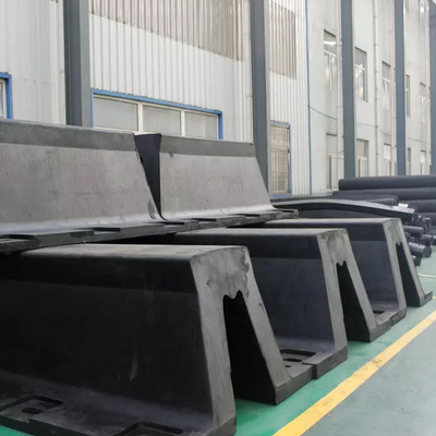 Länge 1000-3500mm Bogen-Marine Rubber Fenders Heights 200-1000mm