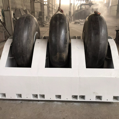 Schwarzer örtlich festgelegter Gummifender 175kN - 1000kN für Dock-Boots-Schutz