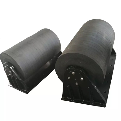 Schwarzer örtlich festgelegter Gummifender 175kN - 1000kN für Dock-Boots-Schutz