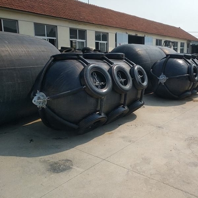 Marinesoldat Pianc 2002 3,3 x 6.5m sich hin- und herbewegendes Fender-Yokohama-Boots-Dock mit Flugzeug-Reifen