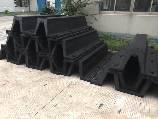Kundengebundenes V-Form Hafen-Gummiboots-Fender-System Soem für Schiff/Marinesoldaten