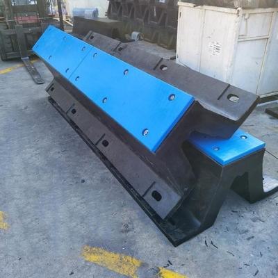 Zusammengepasste Breite-V-Gummi-Fender für Schiffe im Marine-Dock
