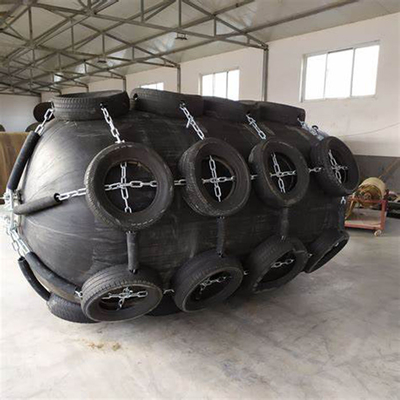 Seefahrzeug 50 kPa Pneumatischer Gummi-Fender mit Reifen und Ketten Schutzzug