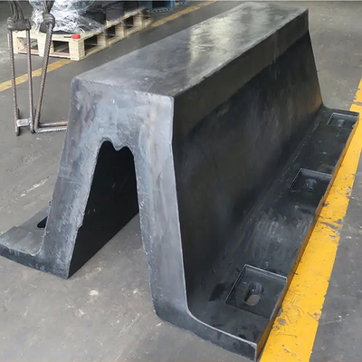 Extrudierte Gummi-Dock-Fendern Stoßfänger in V-Form 8 Mpa Zugfestigkeit