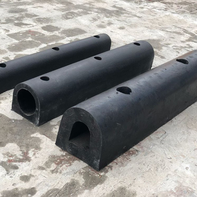 Zuverlässige Fender des Typs D Lagerpolster Marine-Bollarde Kanalmarker Bojen Schiffswinkel-Fender