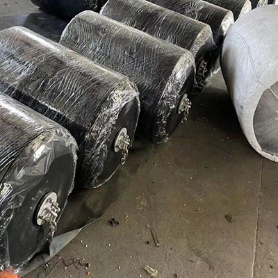 2x4m Schwimmschaum-Fender mit Kettennetz 70kg/m3 Dichte 19mm Polyurethiefe