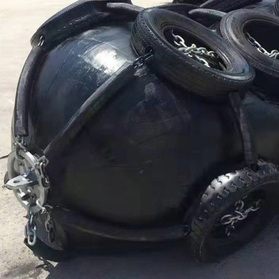 Yokohama Jumbo Fender mit robusten und langlebigen Schiffsschutz
