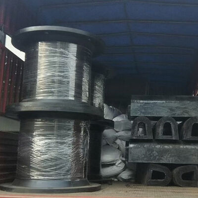 Schwerlastgummi-Zellgummi-Fender mit festem Flansch und hervorragender Pufferleistung