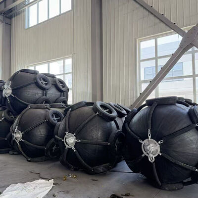 Yokohama Pneumatischer Gummi-Fender mit Korrosionsbeständigkeit, Stoßabsorption und Leichtbau für Marineanwendungen